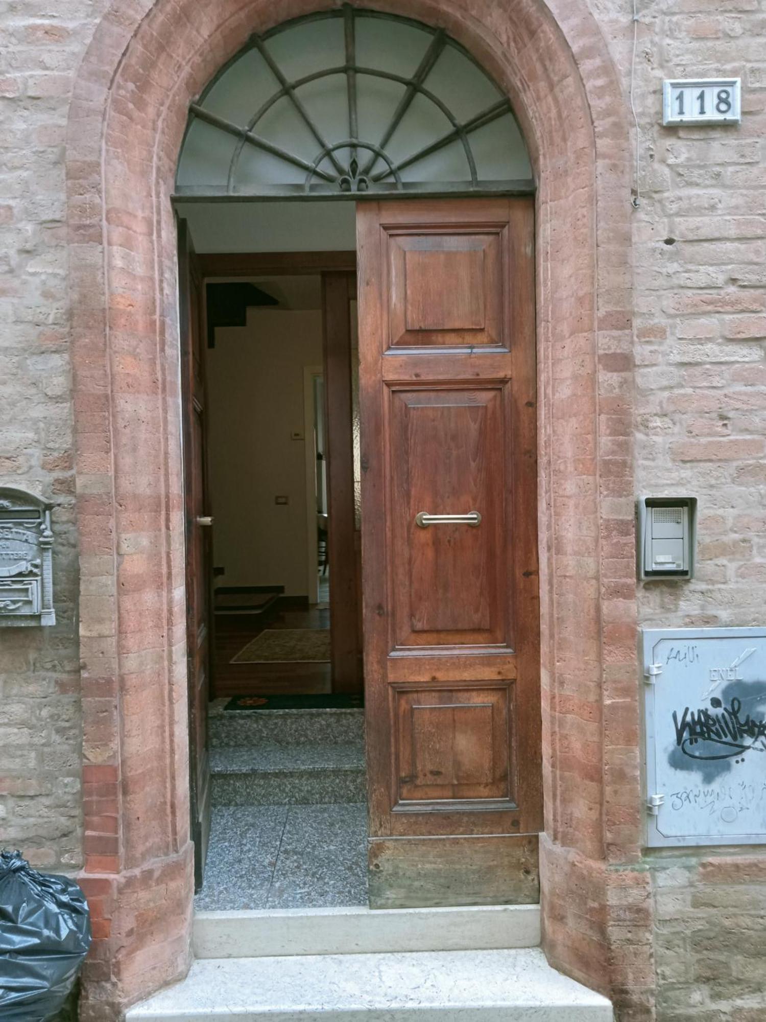 Camere Via Crispi Centro Storico มาเชราตา ภายนอก รูปภาพ